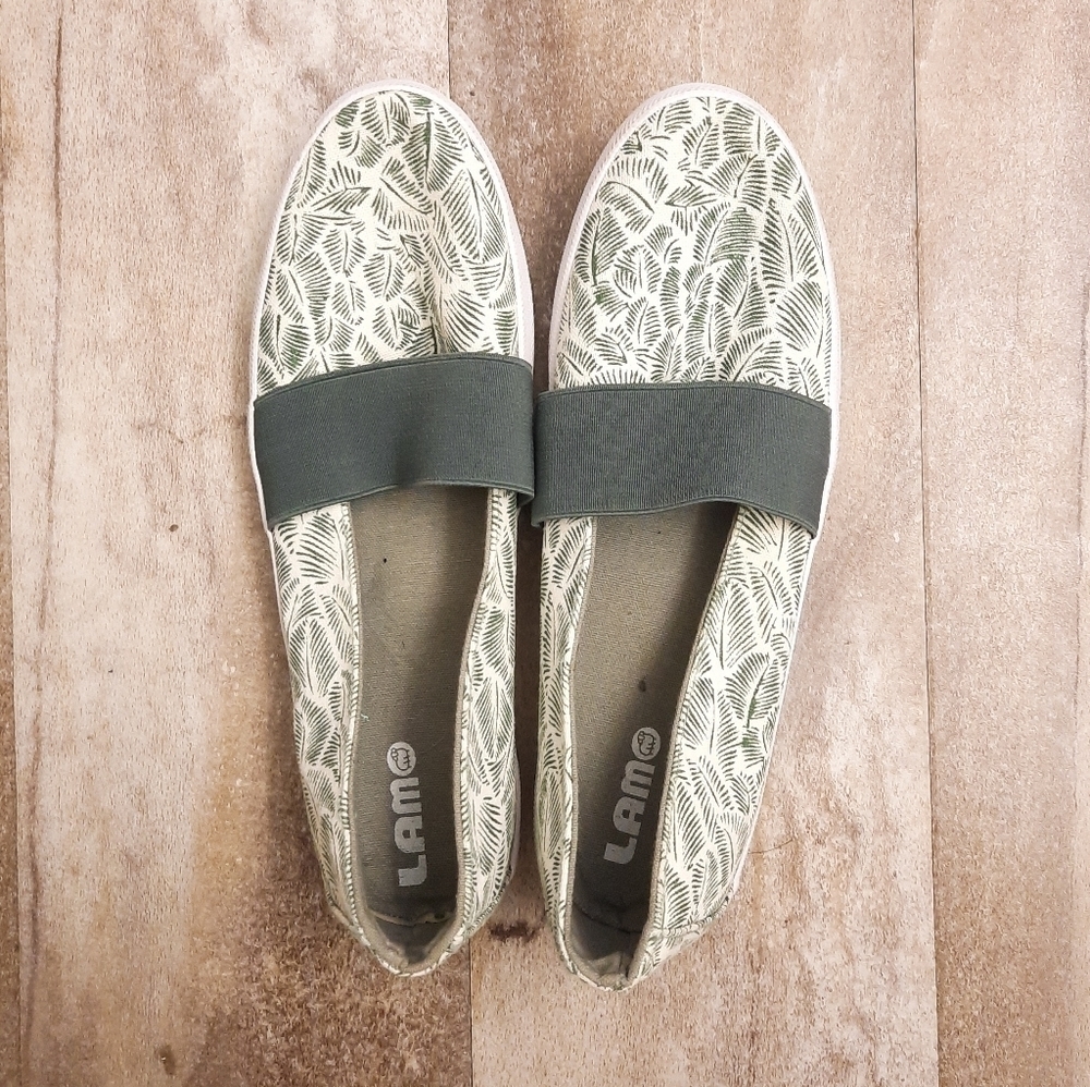 LAMO Green Palm Leaf Slip Ons 10